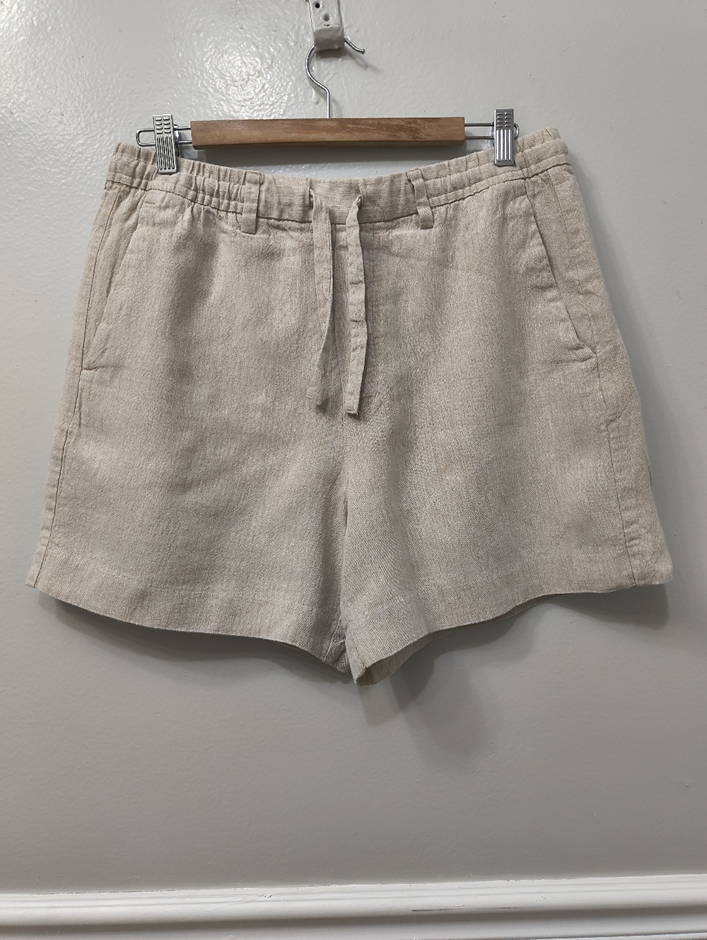 Zara Women's 100% Linen Shorts Beige L Beach Vacation Resort Summer Cruise Comfy